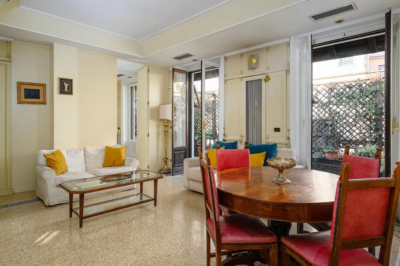 Appartement Duomo - Fontana Penthouse With Beautiful Terrace à Milan